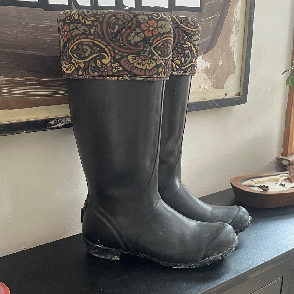 Bogs Black Boots with Colorful Cuff